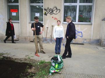 Erfolgreiche Pflanzaktion im Schöneberger Dreieck