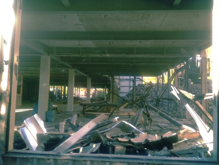 Abriß der Ruine der Schwielowsee Schule auf dem Glände des Kinderzentrums Monumentenstraße in Schöneberg