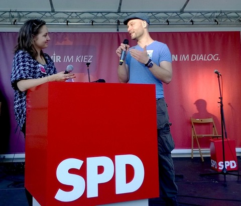 Lars Oberg im Gespräch über die Situation der Schulen in Schöneberg bei der WIR IM KIEZ Veranstaltung 