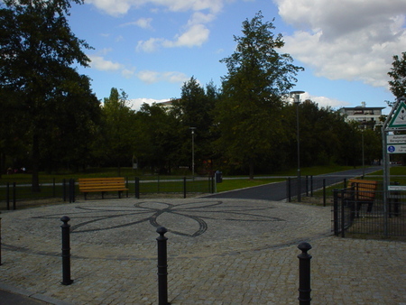 Der neugestaltete Eingagsbereich des Parks an der Bülowstraße