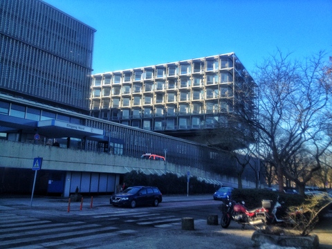 Das Universitätsklinikum Benjamin-Franklin in Steglitz. Hier wird die Starkstrom-Anlage mit zusätzlichen Mitteln saniert.